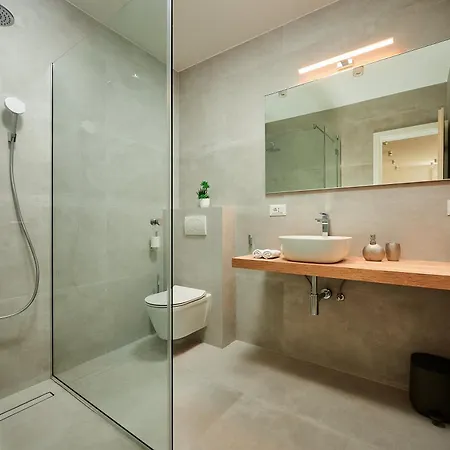 Apartment Sun Hills 4 *